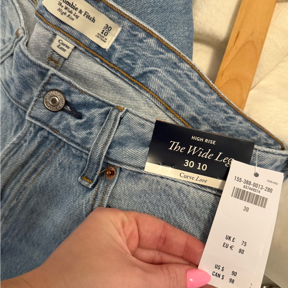 Abercrombie & Fitch the wide leg high rise jeans